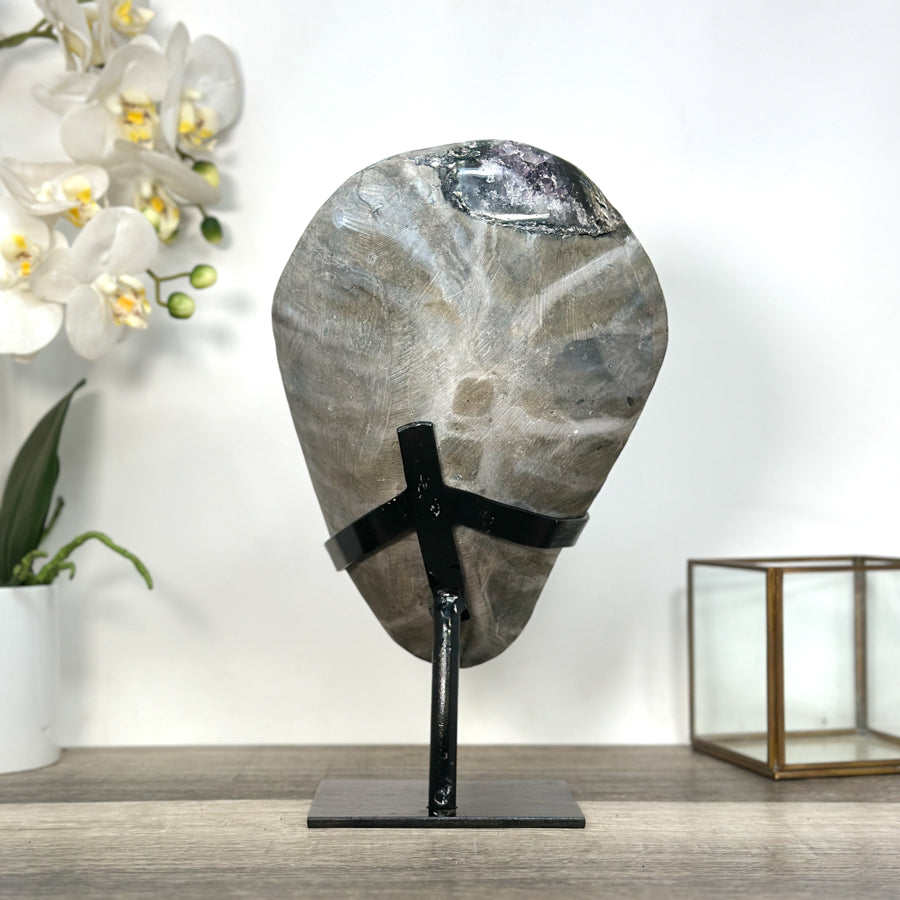 Amethyst-Geode mit ausgeprägter Stalaktitenoberfläche