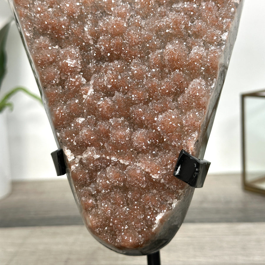 Zuckerquarz-Kristallcluster mit warm leuchtender, orangefarbener Tönung
