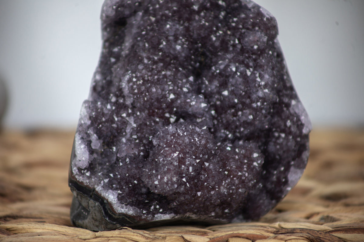 Quarz-Druse mit fein kristalliner Druzy-Struktur