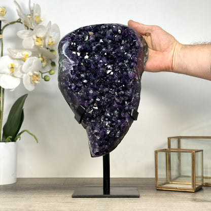 Amethyst-Kristall mit klar definierter, natürlicher Spitze, in exklusiver Premiumqualität