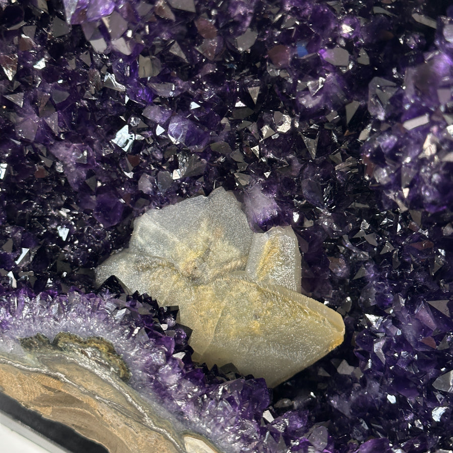 Amethyst-Geode XL mit monumentaler Innenöffnung, in exklusiver Premiumqualität