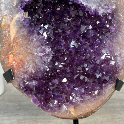Amethyst-Geode groß mit weit geöffneter Kristallkammer