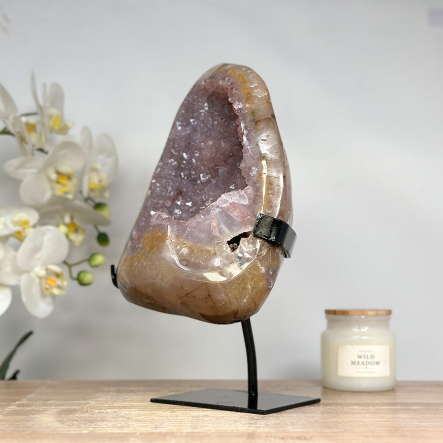 Amethyst-Geode mit wunderschöner, roséfarbener Zucker-Kristallstruktur