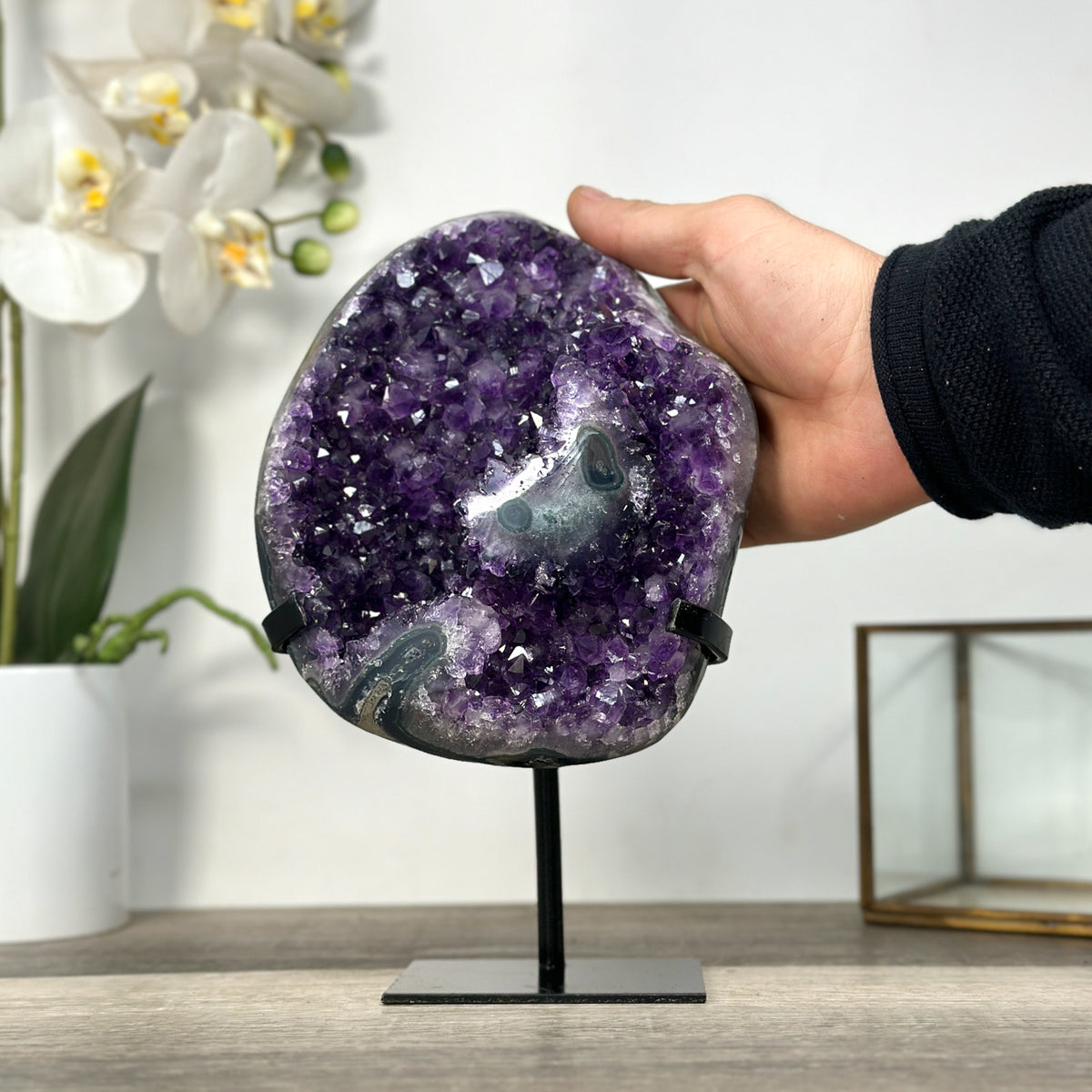 Amethyst-Geodencluster mit dicht verzahnter Kristallstruktur