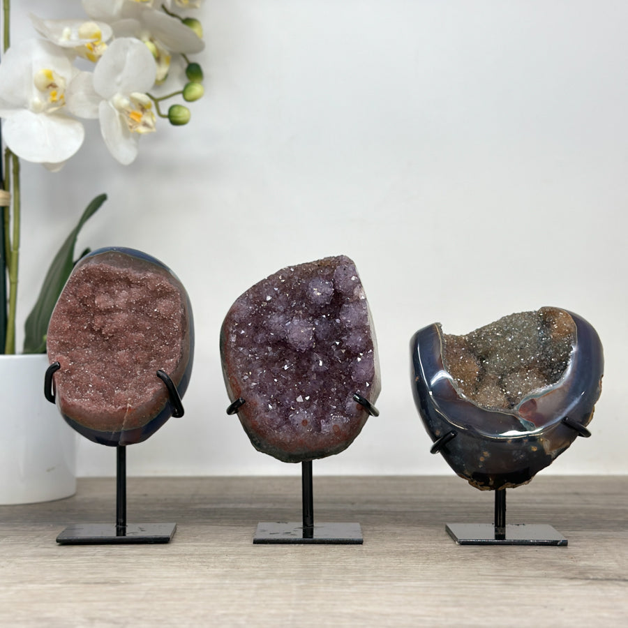 Kristallenskulpturen-Set 6-teilig, mit kristallklaren Mineralflächen und differenzierten Natursteinformationen