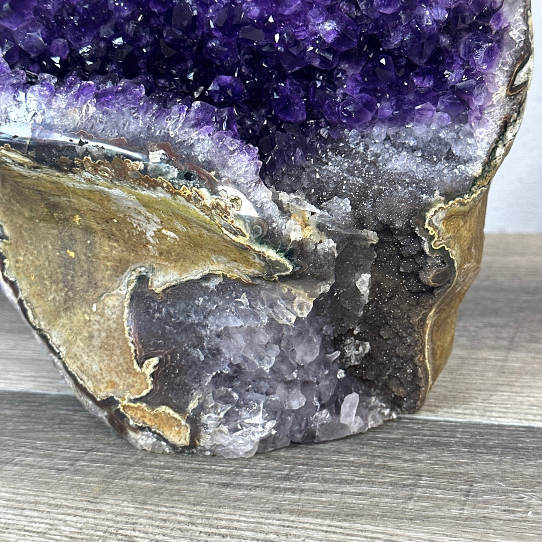 XXL Amethyst-Zwillings-Kathedrale XXL mit beeindruckender, monumentaler Kristallarchitektur