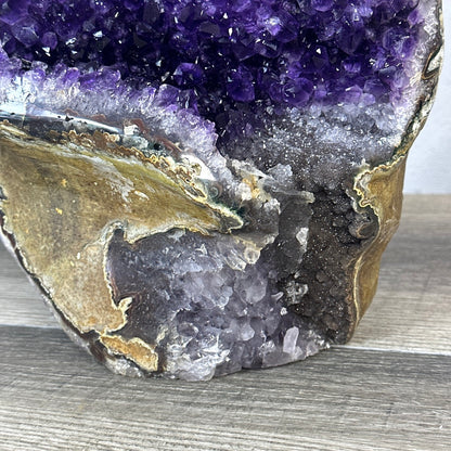 XXL Amethyst-Zwillings-Kathedrale XXL mit beeindruckender, monumentaler Kristallarchitektur