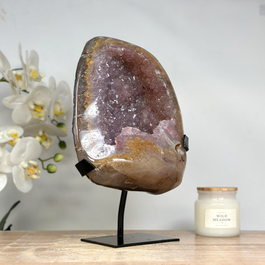 Amethyst-Geode mit wunderschöner, roséfarbener Zucker-Kristallstruktur