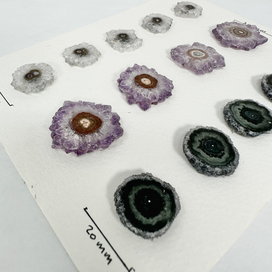 Amethyst-Quarz-Jaspis-Stalaktiten-Scheiben mit kristallreicher Struktur