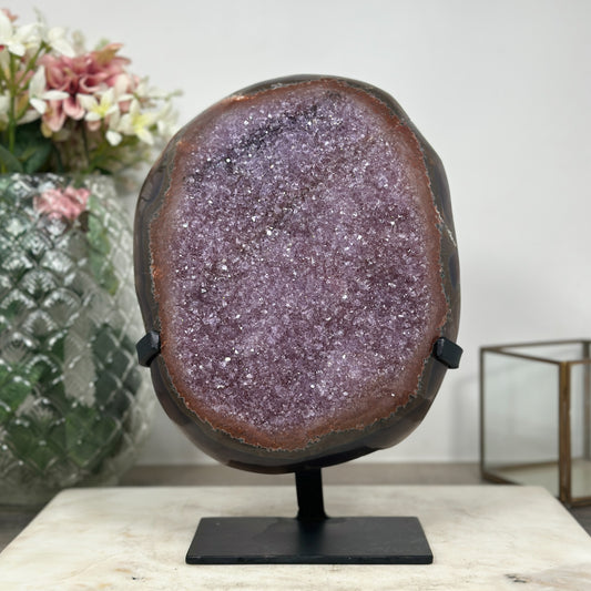 Amethyst-Kristallformation mit ausdrucksstarker Kristallarchitektur, in exklusiver Premiumqualität