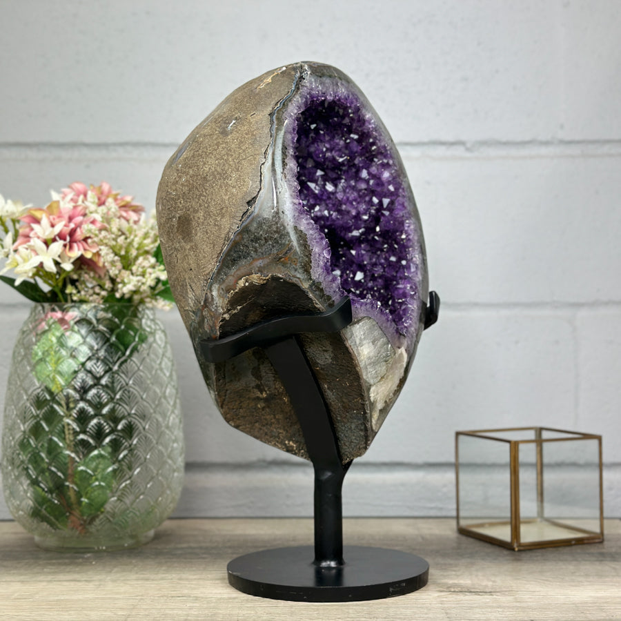 Amethyst-Geode XXL mit imposanter Kristallkammer, in exklusiver Premiumqualität