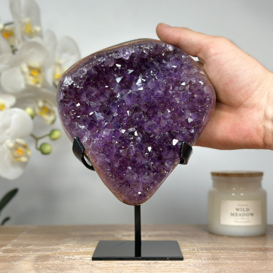 Amethyst-Cluster mit Achat- und Jaspis-Schale, in exklusiver Premiumqualität