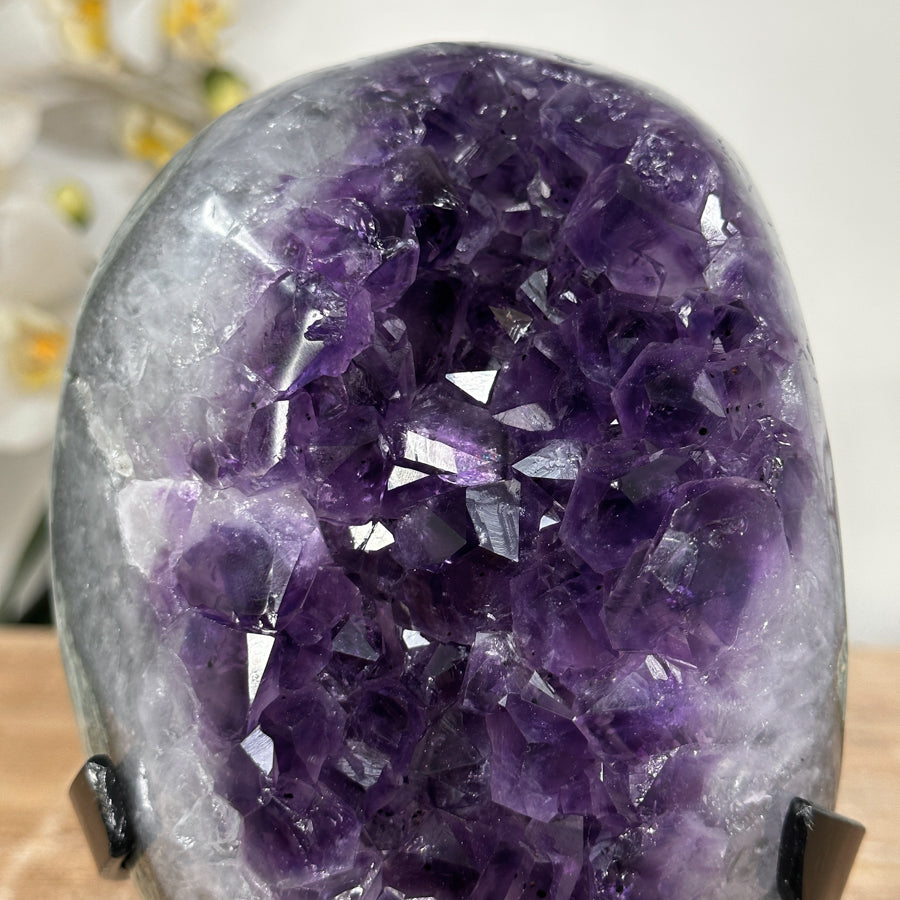 Amethyst-Quarz-Formation mit mehrschichtiger Kristallausprägung