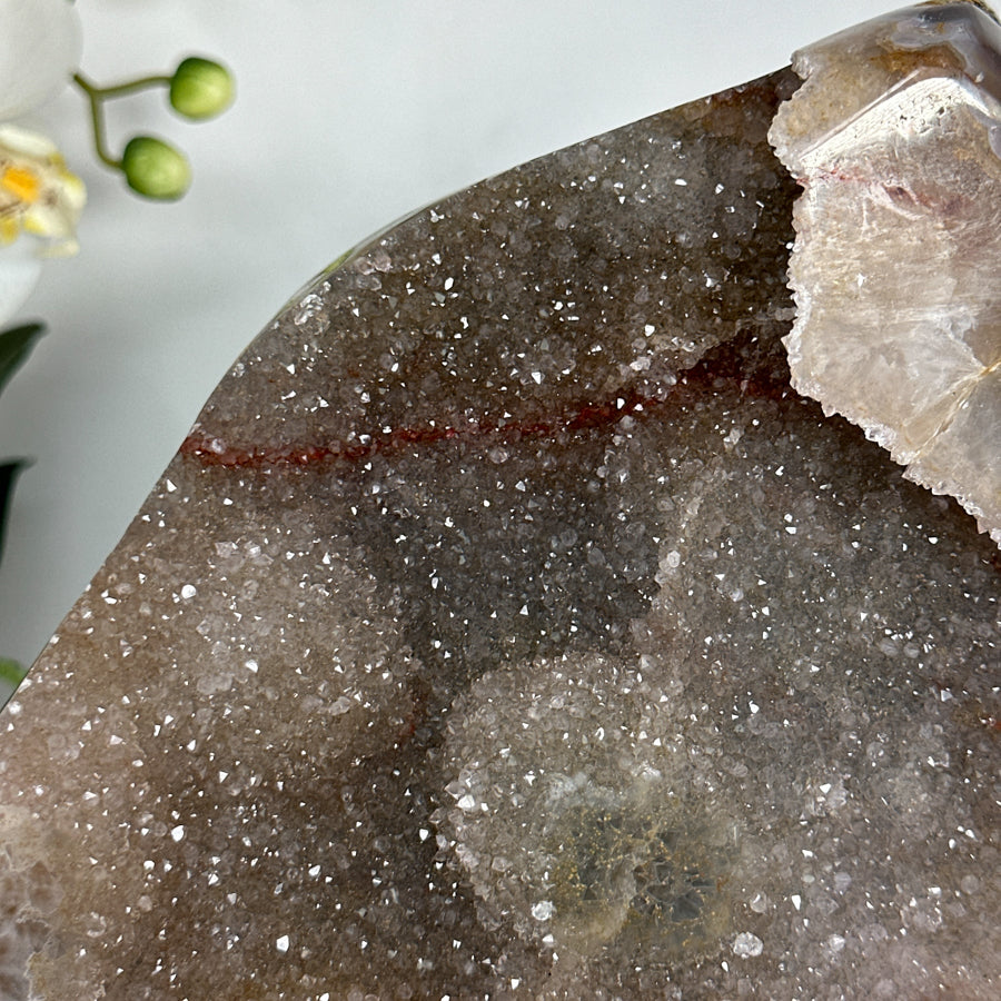 Gelbe Quarz-Geode mit warmer Farbnuance