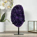 Amethyst-Kristallcluster mit ausdrucksstarker, violett-brauner Tiefenwirkung