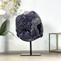 Amethyst-Stein mit integrierter Kalzit-Einlagerung
