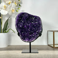Amethyst-Cluster mit voluminösen, tiefvioletten Kristallformationen