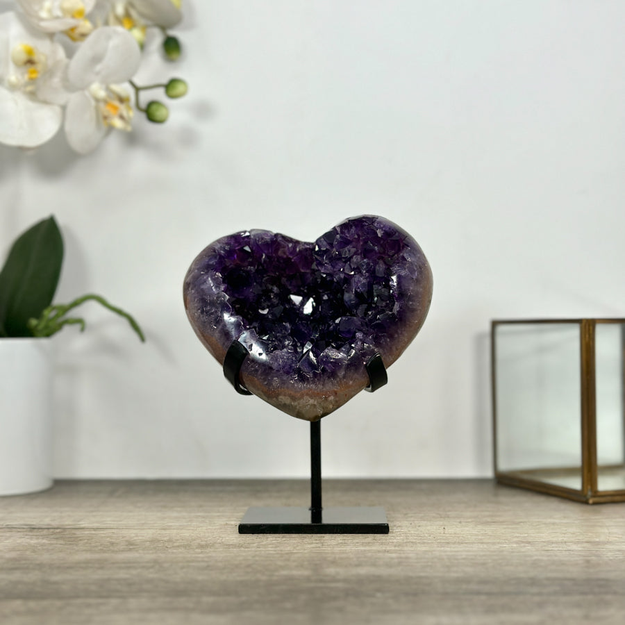 Amethyst-Kristallherz mit tief gesättigter, purpurner Kristallzone
