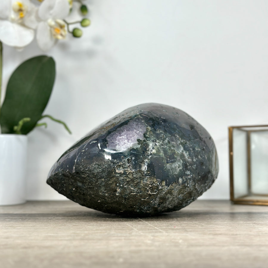 Amethyst-Geode mit präzise ausgebildeter Kristallkammer
