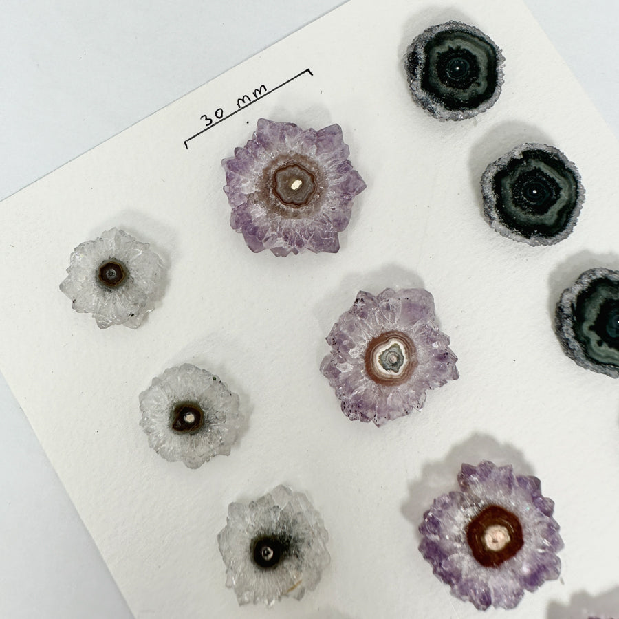 Amethyst-Quarz-Jaspis-Stalaktiten-Scheiben mit kristallreicher Struktur