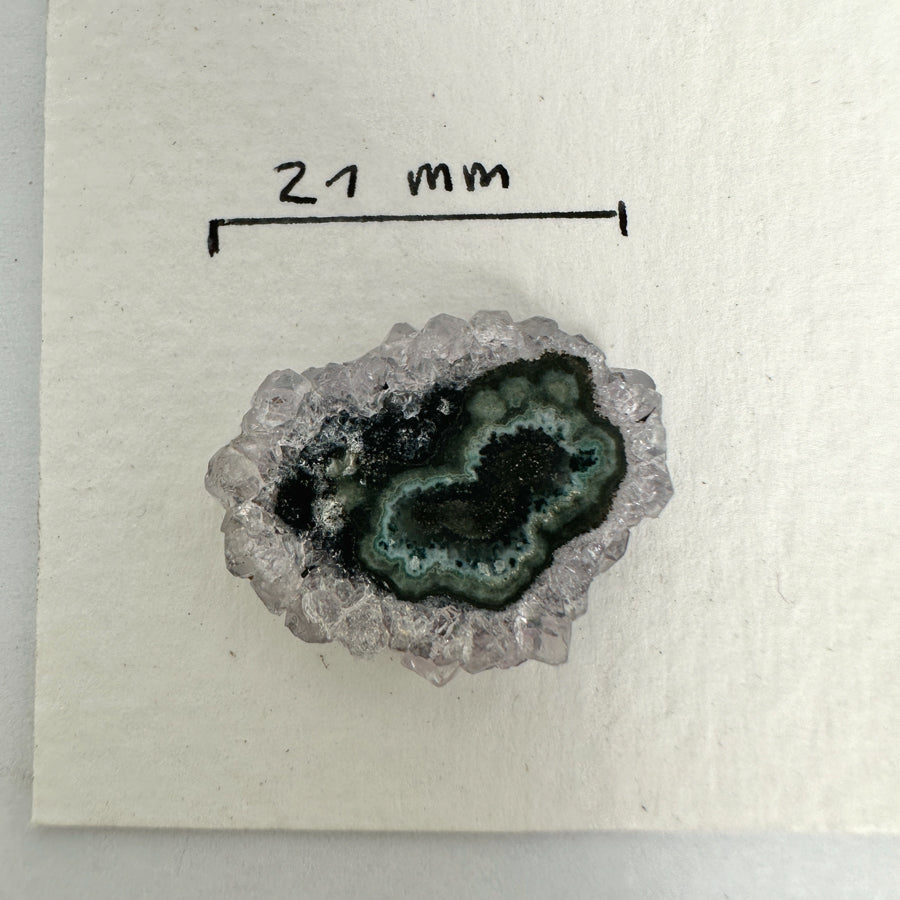 Stalaktiten-Scheiben mit mineralischer Schichtstruktur