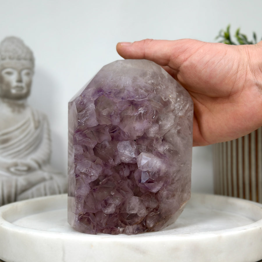 Amethyst-Achat-Obelisk mit großkristalliner Amethystformation