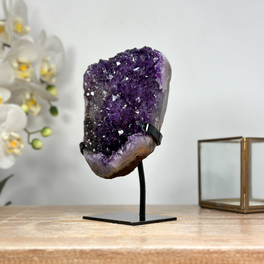 Amethyst-Kristallformation mit natürlicher Ausprägung, in hochwertiger Naturqualität
