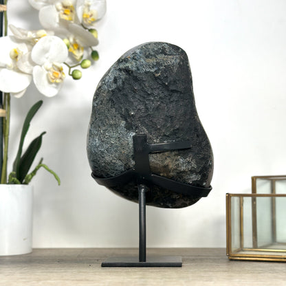 Amethyst-Geode groß mit weit geöffneter Kristallkammer