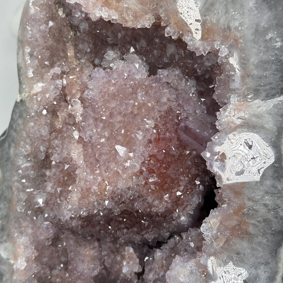 Quarz-Geode XXL mit markanter Kristallformation, in exklusiver Premiumqualität
