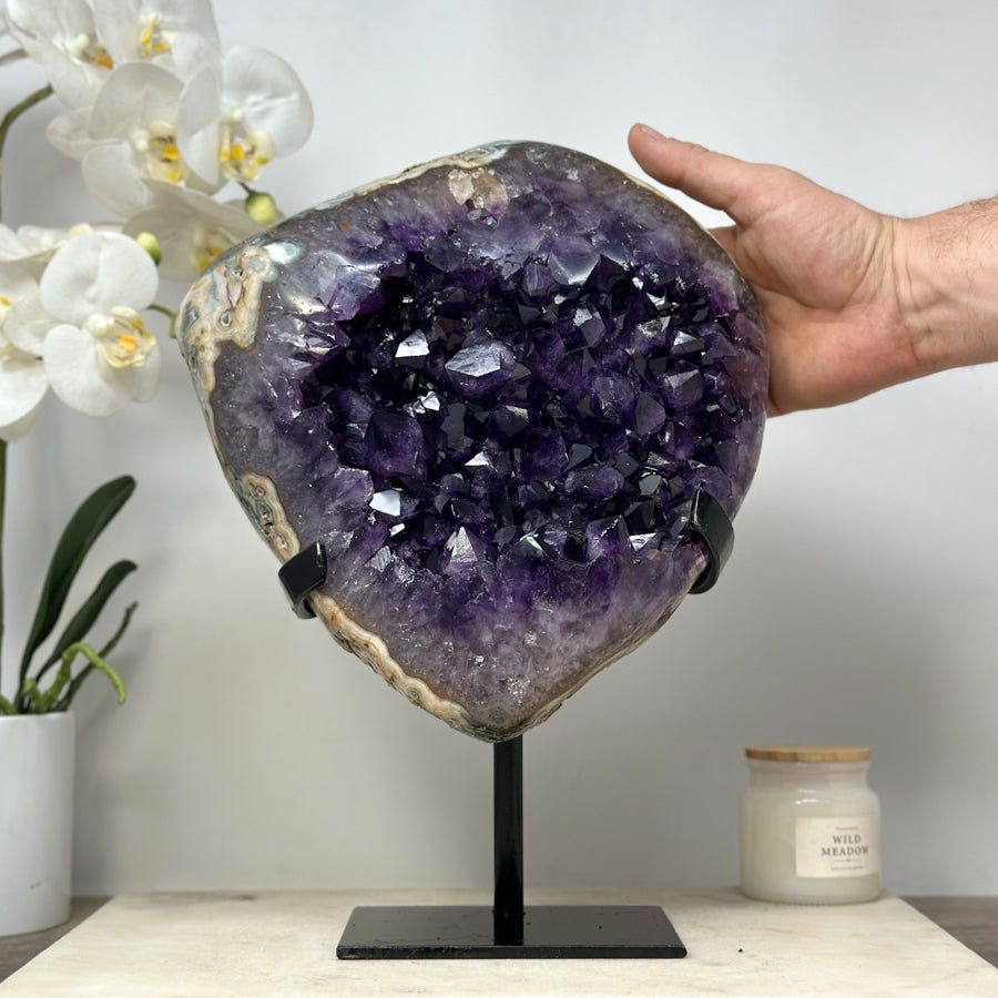 Amethyst-Kristallcluster groß mit tiefvioletter Kristallstruktur, in hochwertiger Naturqualität