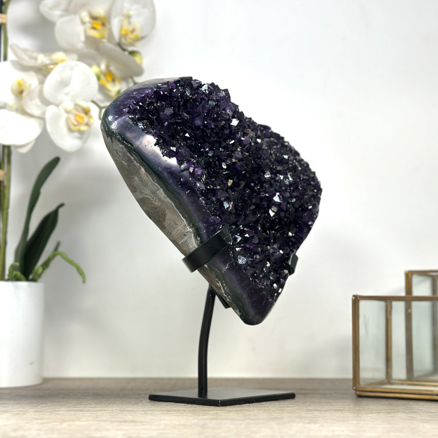 Amethyst-Exemplar mit fein ausgebildeter, abstrakter Spitzenzone