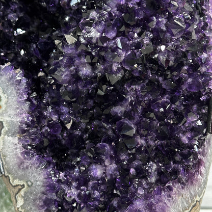 Amethyst-Kristallcluster XL mit kompakt verdichteter Kristallmasse, in exklusiver Premiumqualität