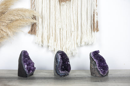 Amethyst-Kathedralen-Set mit imposanter Kristallarchitektur