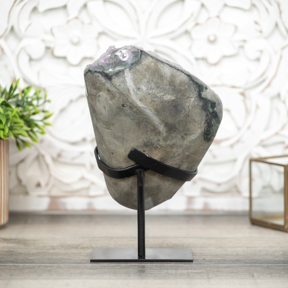 Amethyst-Geode mit fein ausgeprägter Mikro-Stalaktitenbildung