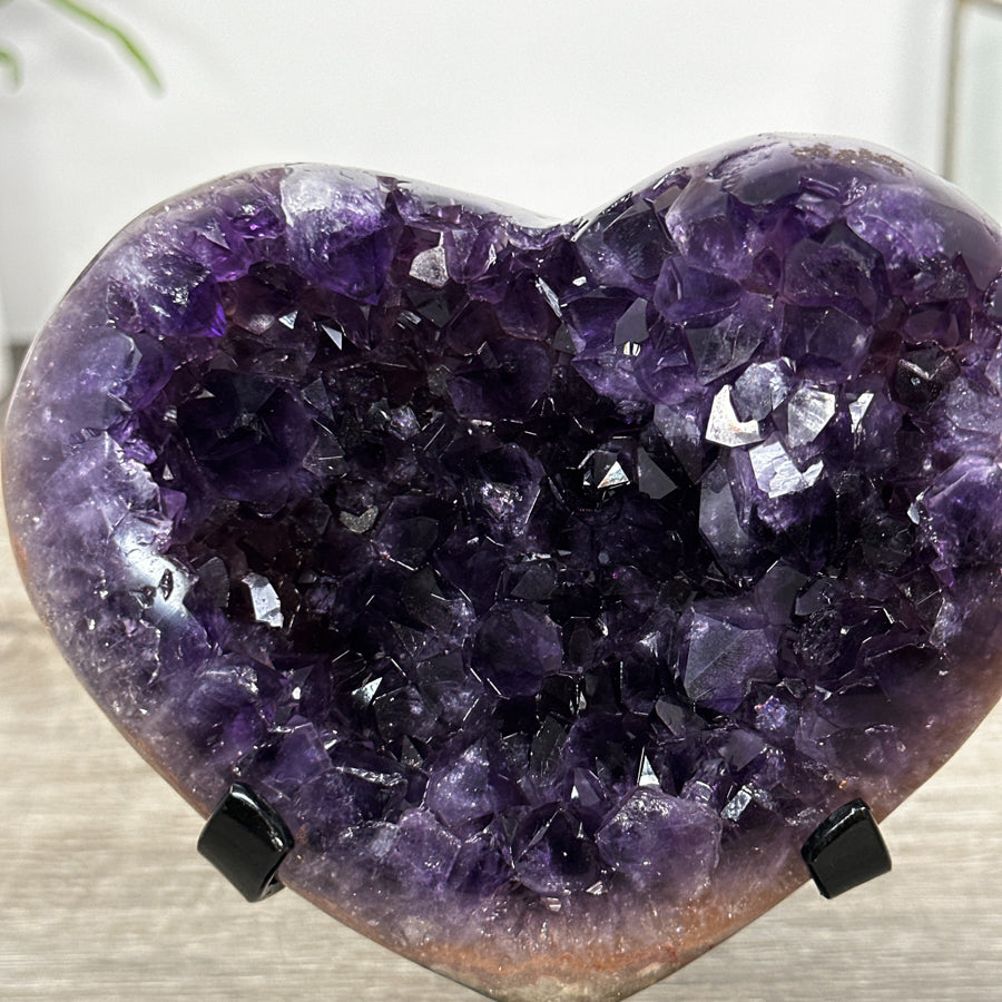 Amethyst-Kristallherz mit tief gesättigter, purpurner Kristallzone