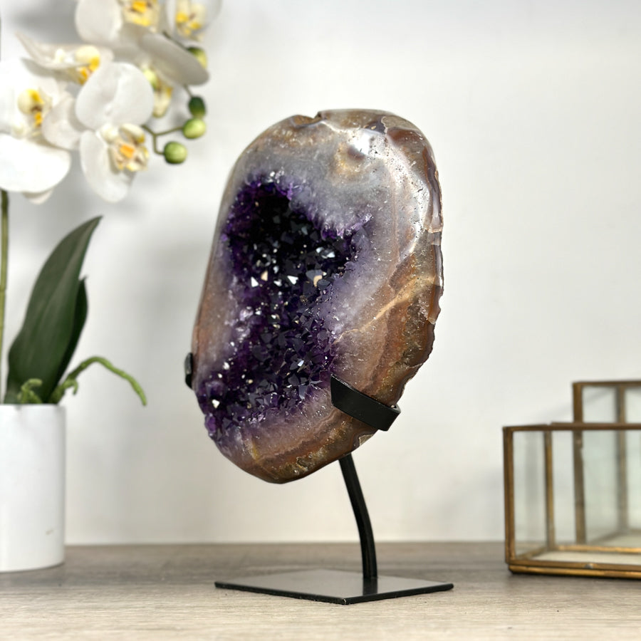 Amethyst-Geode groß mit weit geöffneter Kristallkammer