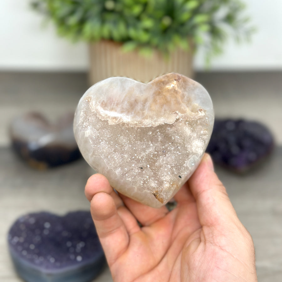 Mineralien-Herzset 5-teilig, mit natürlich gewachsener Mineralästhetik