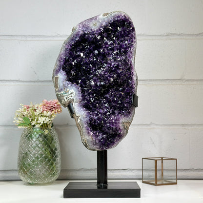 Amethyst-Kristallcluster XL mit kompakt verdichteter Kristallmasse, in exklusiver Premiumqualität