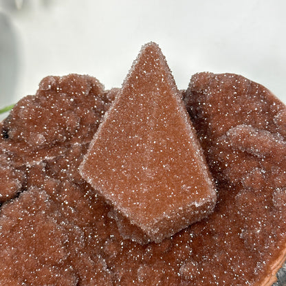 Kalzit-Kristall mit orangefarbener Druzy-Oberfläche und außergewöhnlich feiner kristalliner Struktur