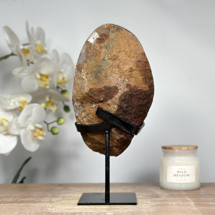Rosa Zuckerquarz-Geode mit zart schimmernder Kristalloberfläche, in exklusiver Premiumqualität