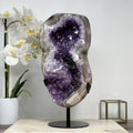 Amethyst-Geode XL mit beeindruckend ausgebildeter Kristallkammer