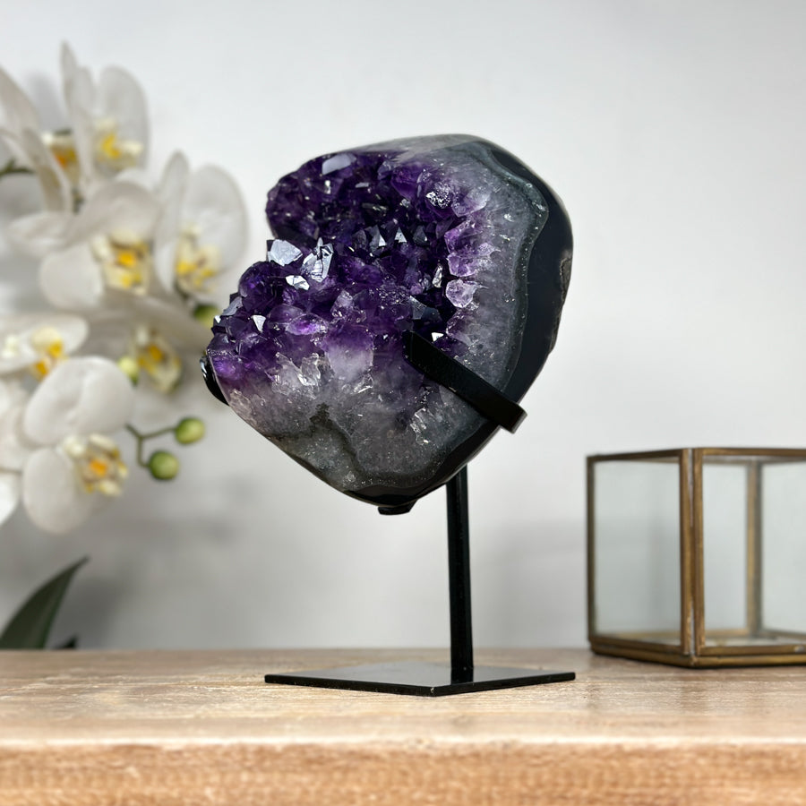 Amethyst-Exemplar mit klarer Spitzenstruktur, in hochwertiger Naturqualität