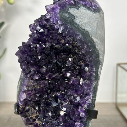 Amethyst-Exemplar mit intensiv purpurner Farbintensität