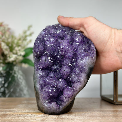 Amethyst-Kathedrale mit aufwendiger, stalaktitischer Kristallbildung