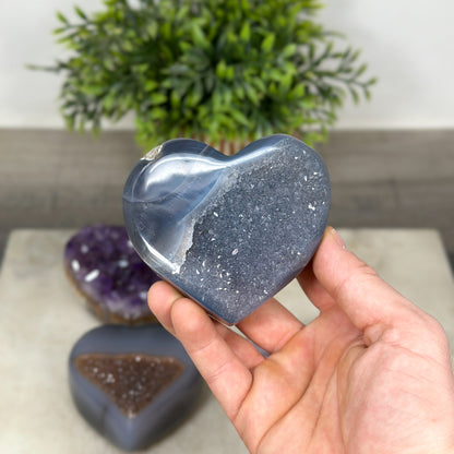 Mineralien-Herzset 4-teilig, mit polierten Kristallherzen in kontrastreicher Mineralvielfalt