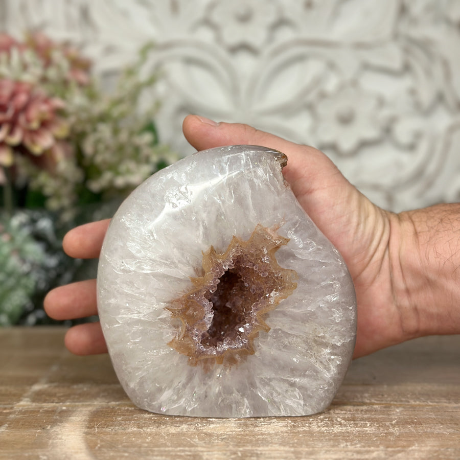 Regenbogen-Amethyst-Flammenskulptur groß mit irisierender Kristallstruktur