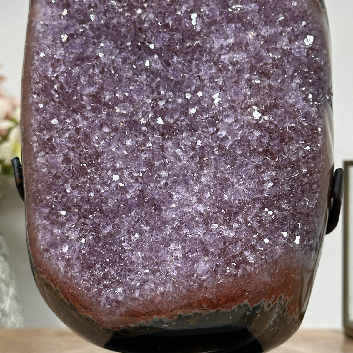 Amethyst-Cluster mit dicht gewachsener Kristallstruktur, in ausgewählter Spitzenqualität