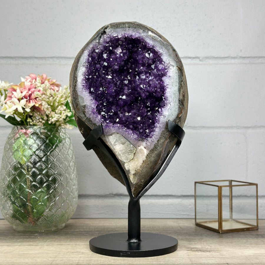 Amethyst-Geode XXL mit imposanter Kristallkammer, in exklusiver Premiumqualität