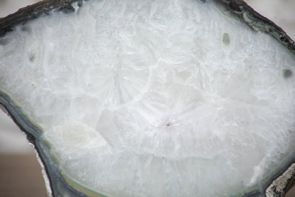 Quarz-Platte mit natürlicher Grünjaspis-Oberfläche und strukturierter Matrix