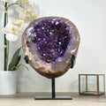 Amethyst-Geode groß mit offen ausgeformter Kristallkammer